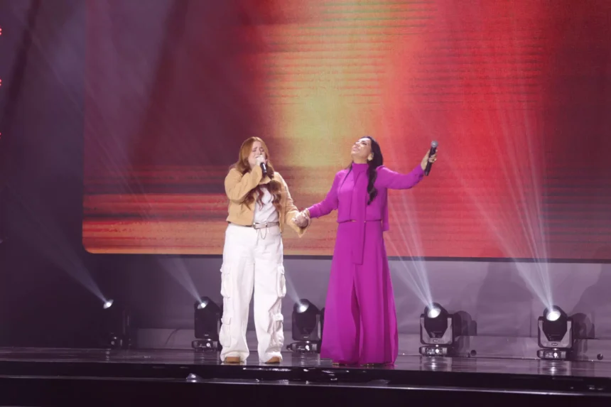 Dando continuidade ao encerramento de seu projeto, a cantora Eyshila lançou o mashup “Aguenta Firme + Na Eternidade”, com Dani Ferber. Foto: Divulgação.