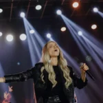 A cantora Marine Friesen lançou recentemente o single “Fogo de Deus”, dando continuidade à divulgação do seu novo EP, intitulado JEOVÁ. Foto: Divulgação.