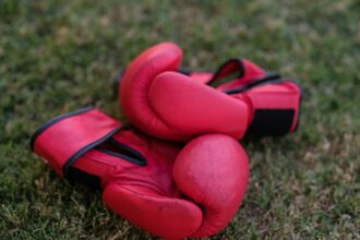 Pastor ensina como reagir a lutas espirituais: ''Não apenas espere; mantenha uma rotina de oração e consagração''. Foto: Representativa/Unsplash.