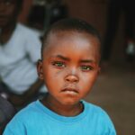 Menino de 5 anos sofre agressões na escola após pais revelarem ser cristãos na África: ''Ele tinha ataques de pânico''. Foto: Representativa/Unsplash.