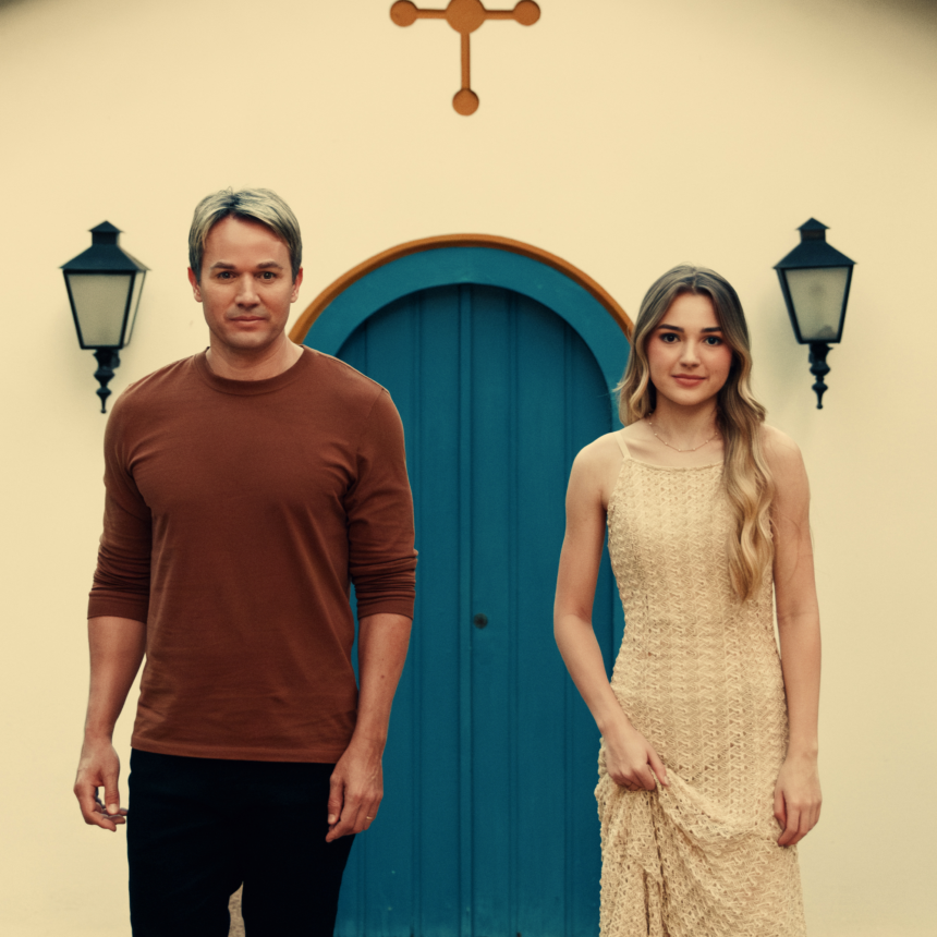 Esther Durán encerra álbum de início de seu ministério com a faixa bônus, ''Minha Noiva'', ao lado de seu pai, Chris Durán. Foto: Divulgação.