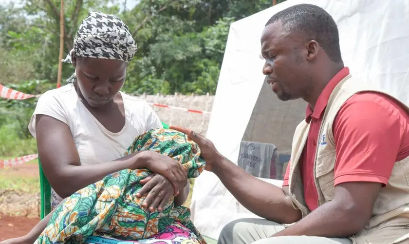 Médicos da missão Samaritan’s Purse têm levado atendimento de saúde e esperança espiritual a pacientes no Congo. Foto: Reprodução/Samaritan's Purse