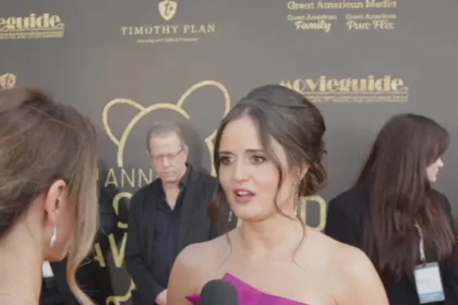 Atriz de Hollywood diz que, após sua conversão, ela tem dedicado sua carreira a Jesus durante um evento cristão nos EUA. Foto: Reprodução/The Christian Post