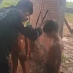 Missionário no Acre emociona ao registrar crianças entregando suas vidas a Jesus durante construção de igreja em Assis Brasil. Foto: Reprodução/Instagram/Mikeias Thomaz