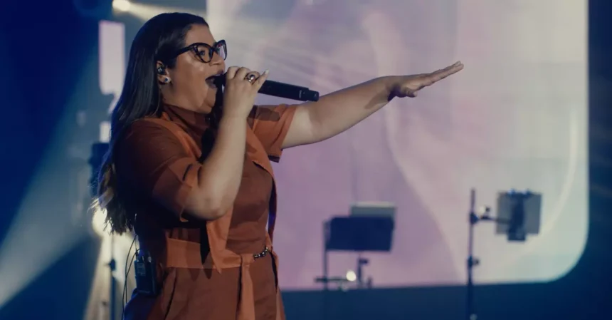 A cantora Midian Lima lançou, recentemente, a canção inédita “Não Está Nada Perdido”, mais um capítulo de seu novo projeto gravado ao vivo. Foto: Divulgação.