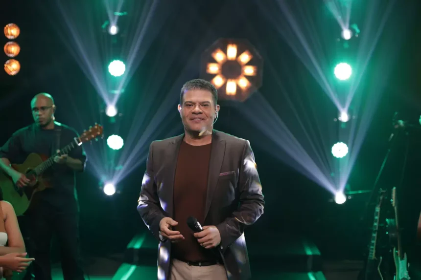 Wilian Nascimento apresentou o medley “Minha Essência é o Céu + A Cidade Santa”, terceira faixa de seu primeiro EP visual gravado ao vivo. Foto: Divulgação.