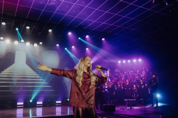 Marine Friesen lança “Este é o Mover”, versão ao vivo que integra o EP JEOVÁ e destaca uma mensagem de fé, cura e transformação espiritual. Foto: Divulgação.
