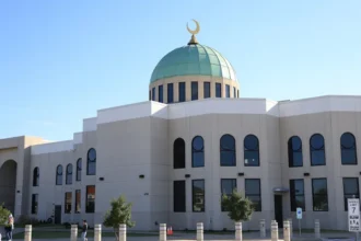 Um tribunal no Texas rejeitou a ação que tentava impedir missionários cristãos de evangelizarem em área pública próxima à mesquita. Foto: Reprodução/Facebook/East Plano Islamic Center