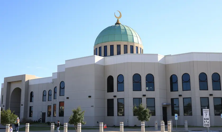 Um tribunal no Texas rejeitou a ação que tentava impedir missionários cristãos de evangelizarem em área pública próxima à mesquita. Foto: Reprodução/Facebook/East Plano Islamic Center
