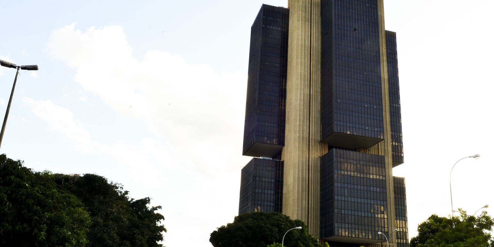 Mercado revisa para baixo sua projeção de inflação de 4,95% para 4,9% em 2021