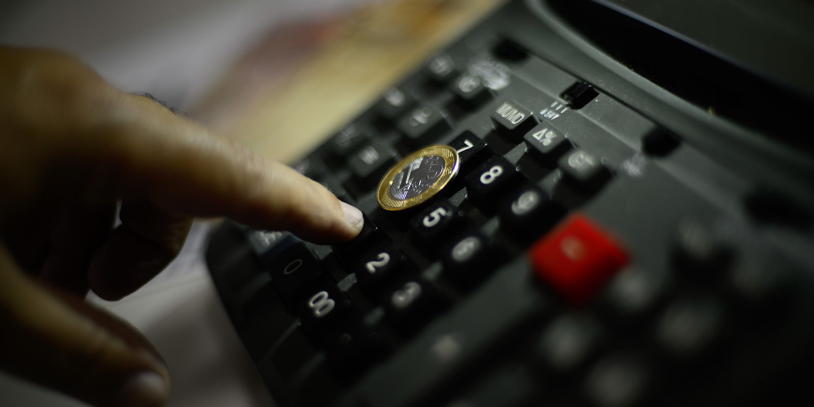 Serasa aponta queda na inadimplência pela primeira vez em 2023