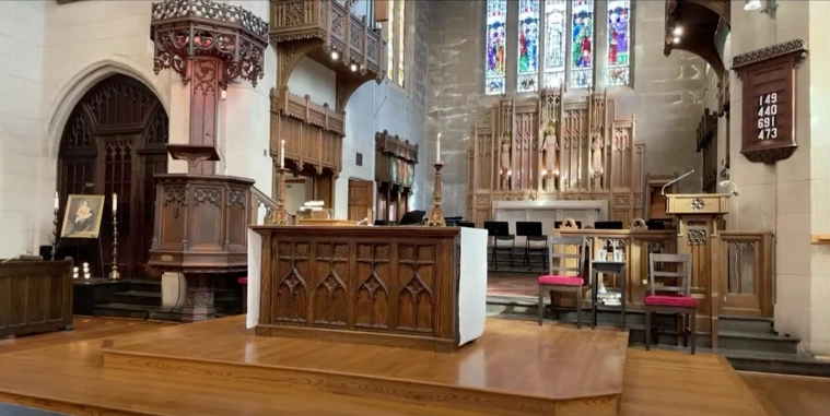 Homem Indiciado por 15 acusações de ataque com bombas de fumaça em evento antirracismo em igreja de Nova Jersey