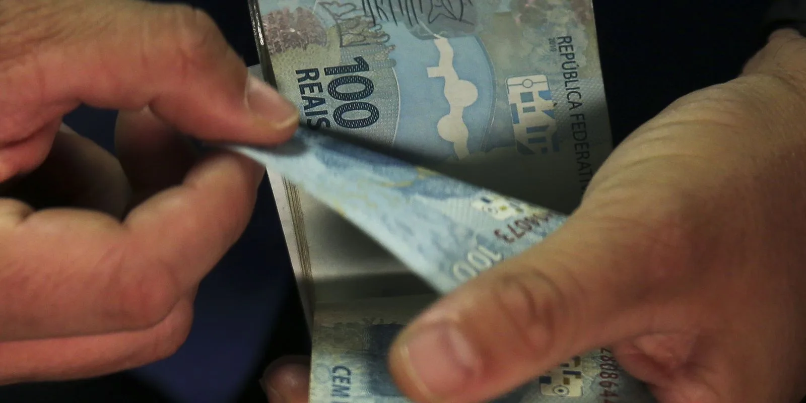 Estudo afirma que a relação com crédito bancário varia de acordo com a classe social
