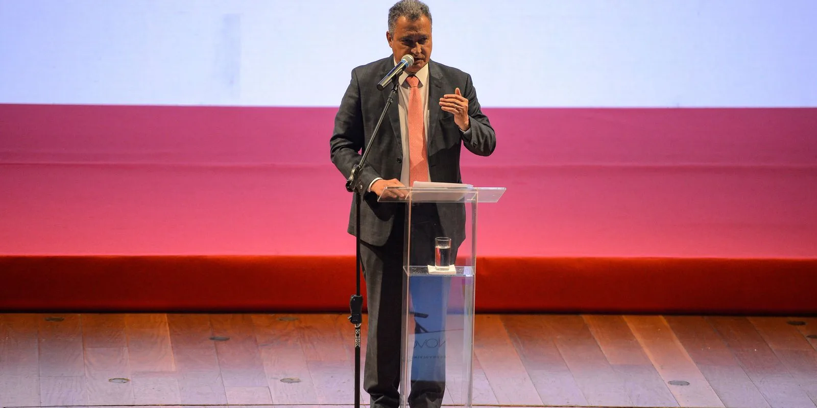 Ministro sugere que empresas se unam em consórcios para realizar obras do PAC