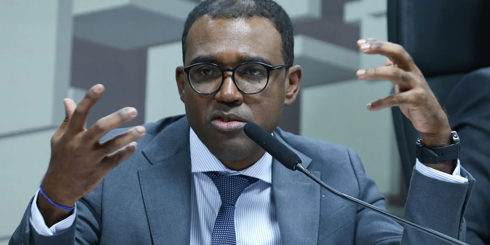 Novo diretor do BC atribui sua conquista à educação pública