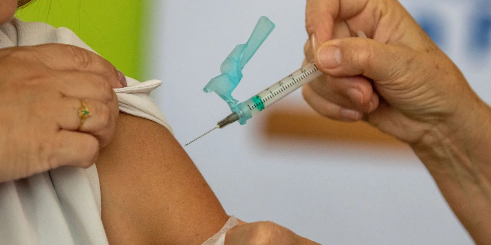 Pedido de reforço da vigilância sobre SARS-CoV-2 é feito pela Sociedade de Infectologia