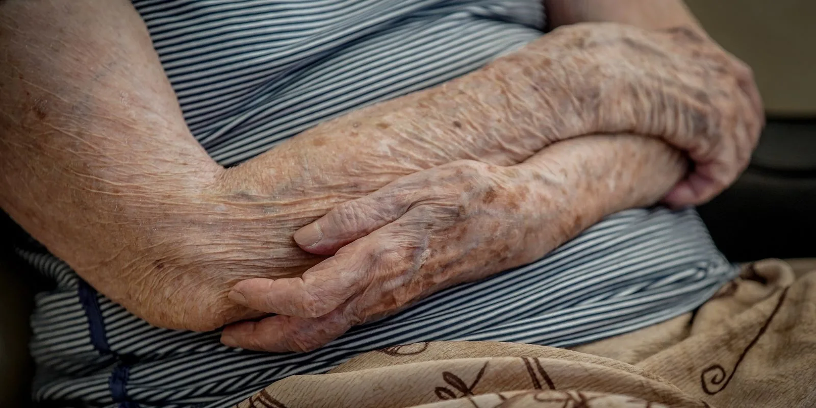 Aumento da população idosa requer maior disponibilidade de vacinas para idosos.