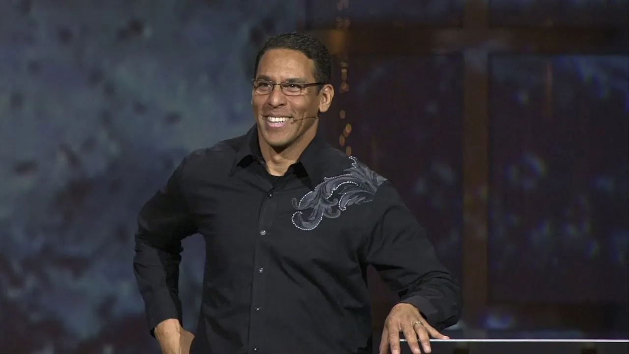 PASTOR PEDE QUE SOLTEIROS NÃO ENTREM NO CASAMENTO SÓ PORQUE QUEREM SER FELIZES / Foto: Reprodução - YouTube