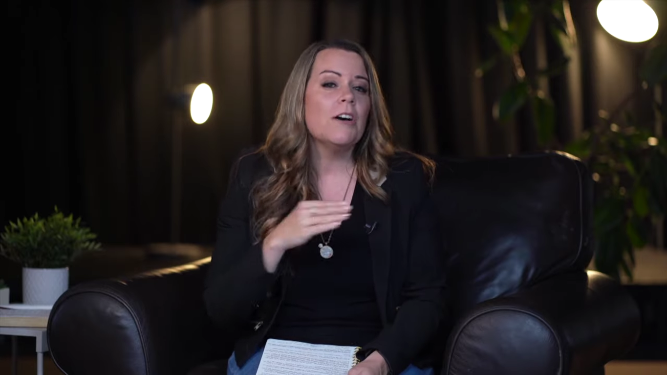 Becky Murray, a mulher cristã perdoou seu agressor / Imagem: Captura de Tela