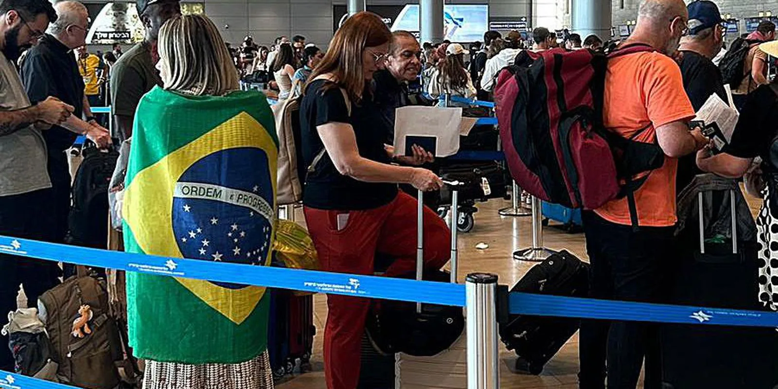 Primeiro avião com brasileiros chega a Brasília proveniente de Israel