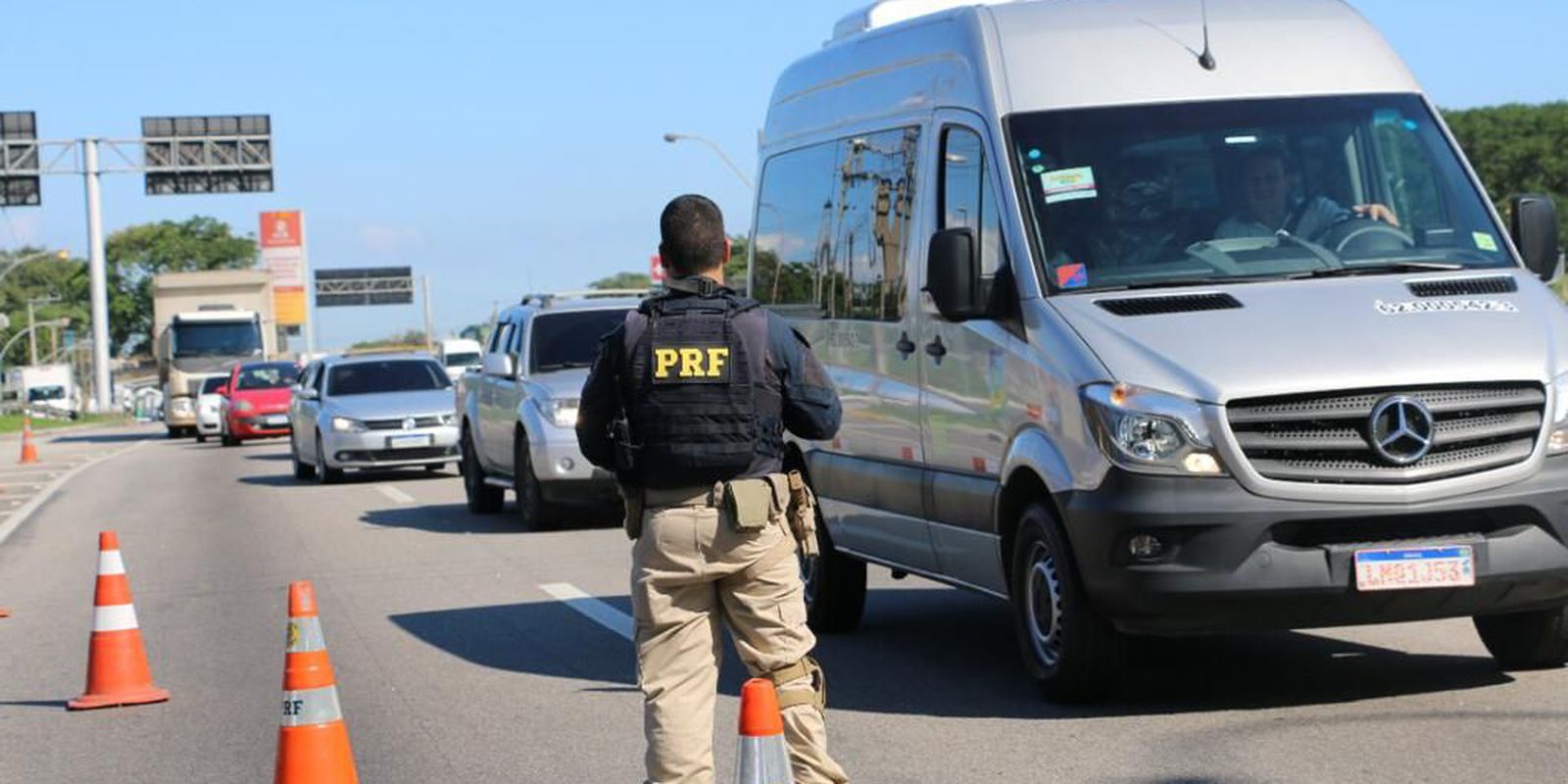 Segurança é reforçada nas rodovias federais durante o feriado