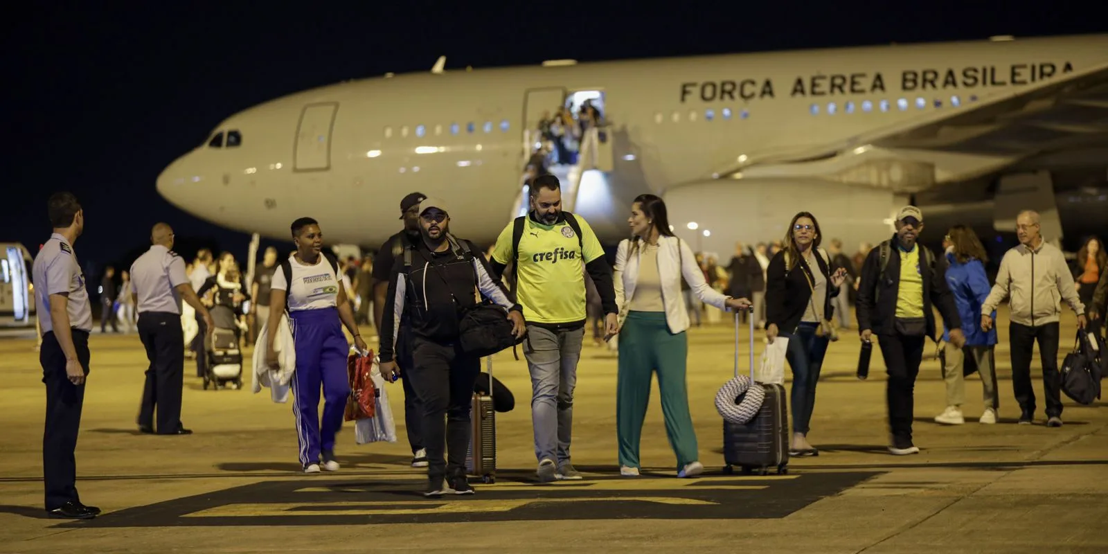 Veja as fotos dos primeiros brasileiros repatriados de Tel Aviv