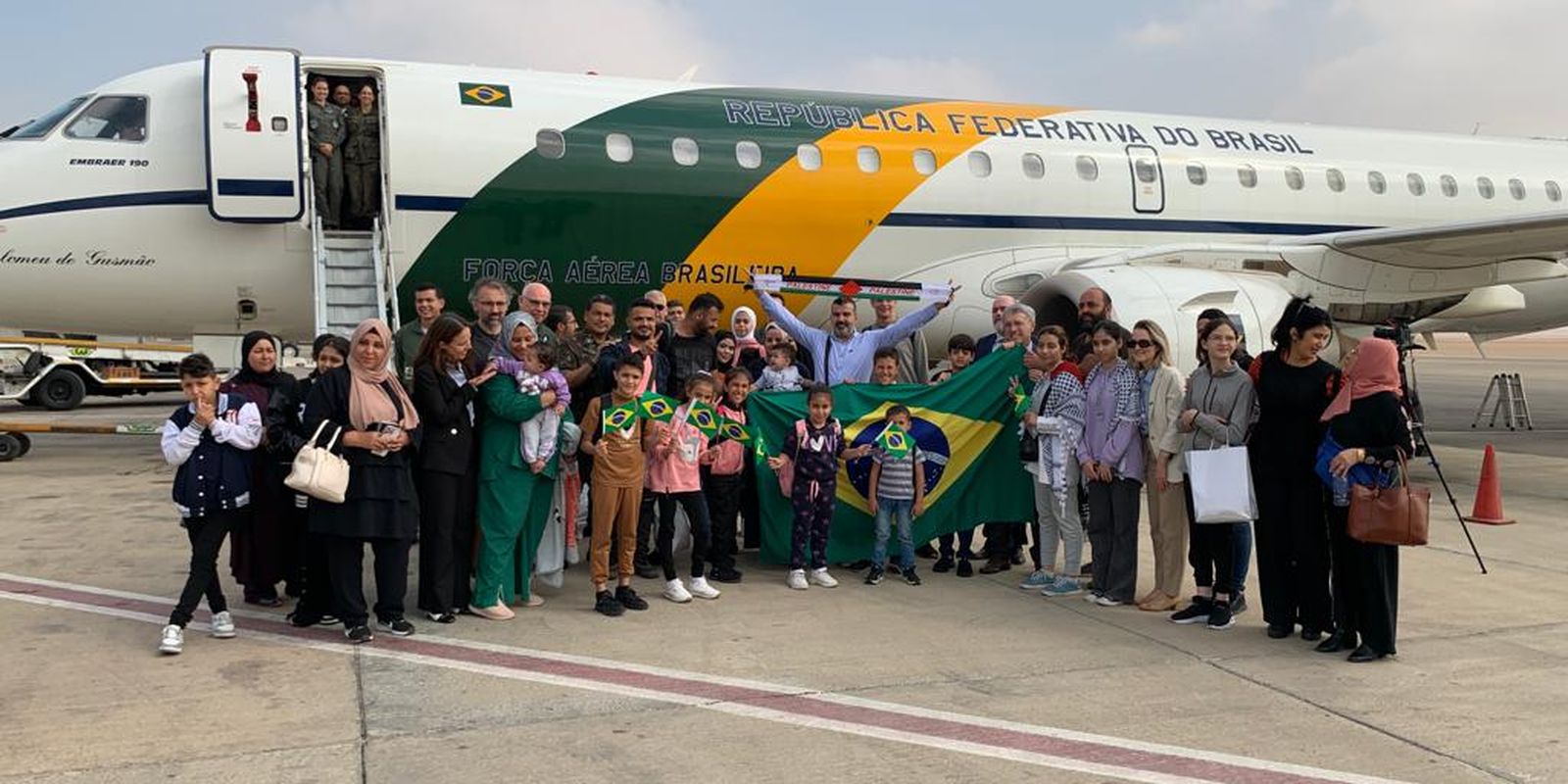 Brasileiros que estavam em Gaza voltam para o Brasil