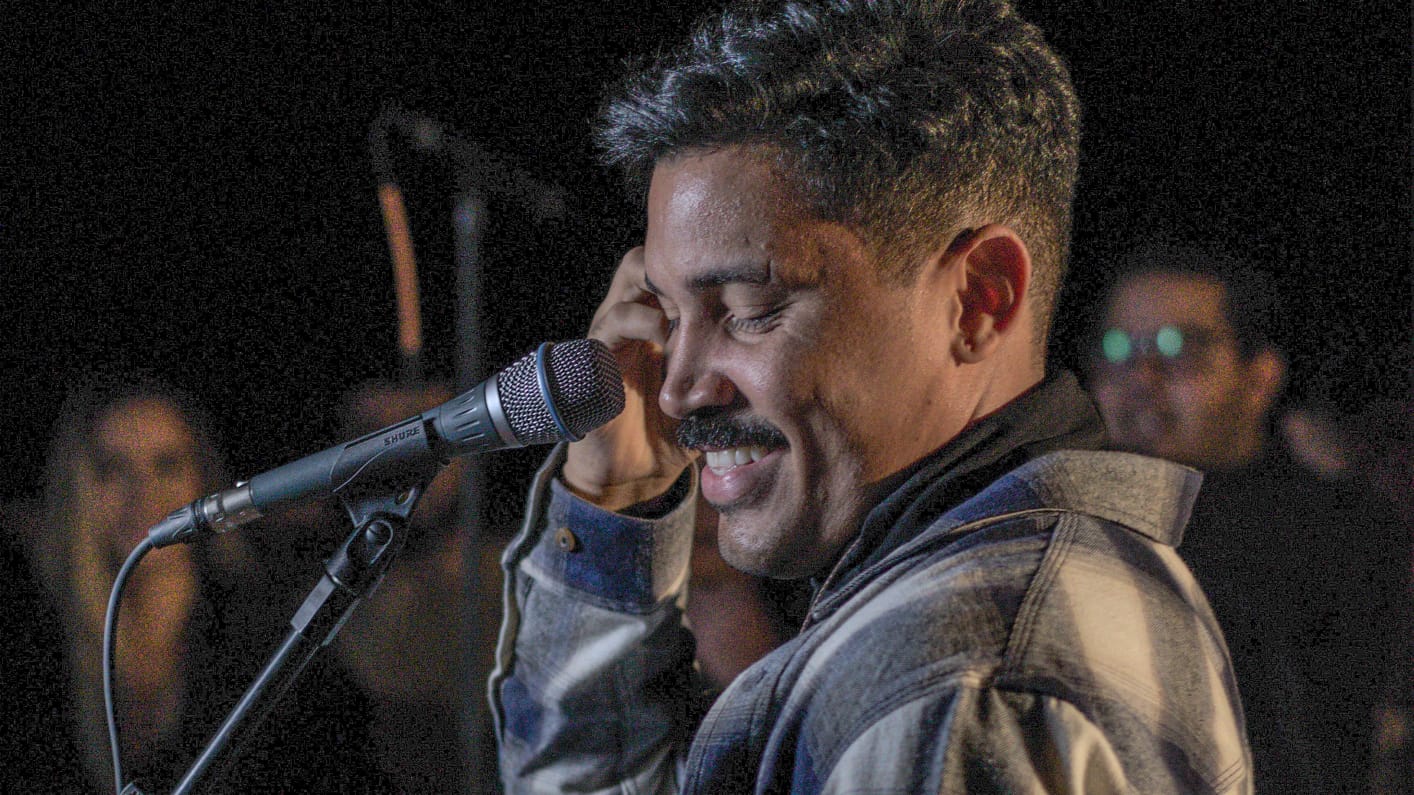 O novo single de Jhonas Serra faz parte do primeiro projeto acústico do cantor e já passou de 47mil visualizações no YouTube. Foto: Divulgação.