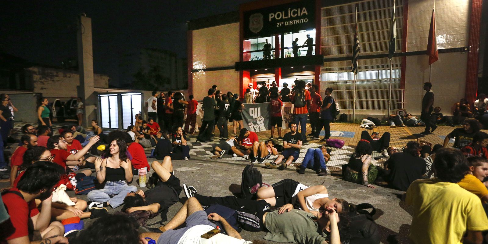 Justiça decide manter detidos que participaram de protesto contra privatização da Sabesp