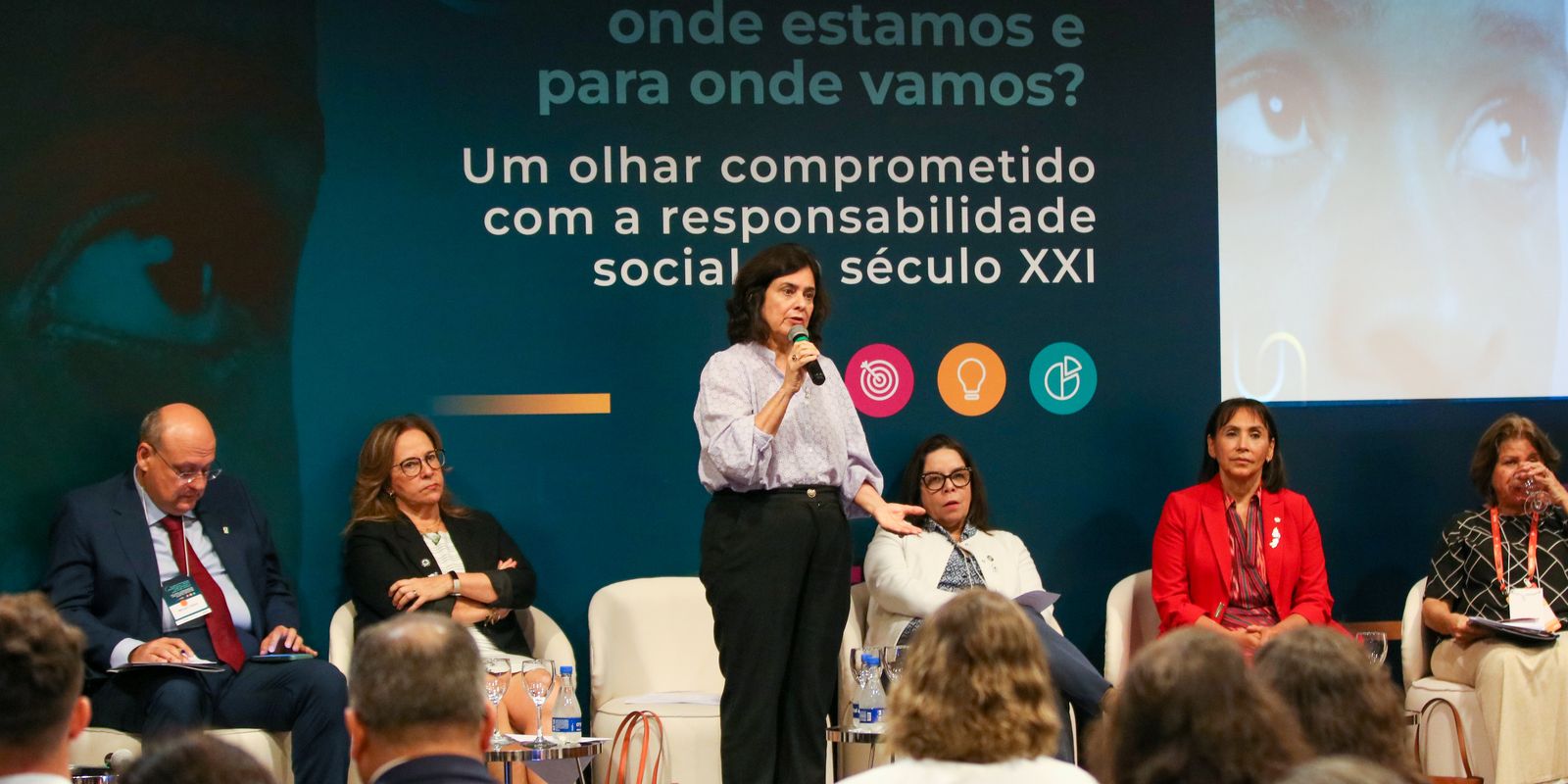 Ministra ressalta importância da ética na formação médica de alto padrão