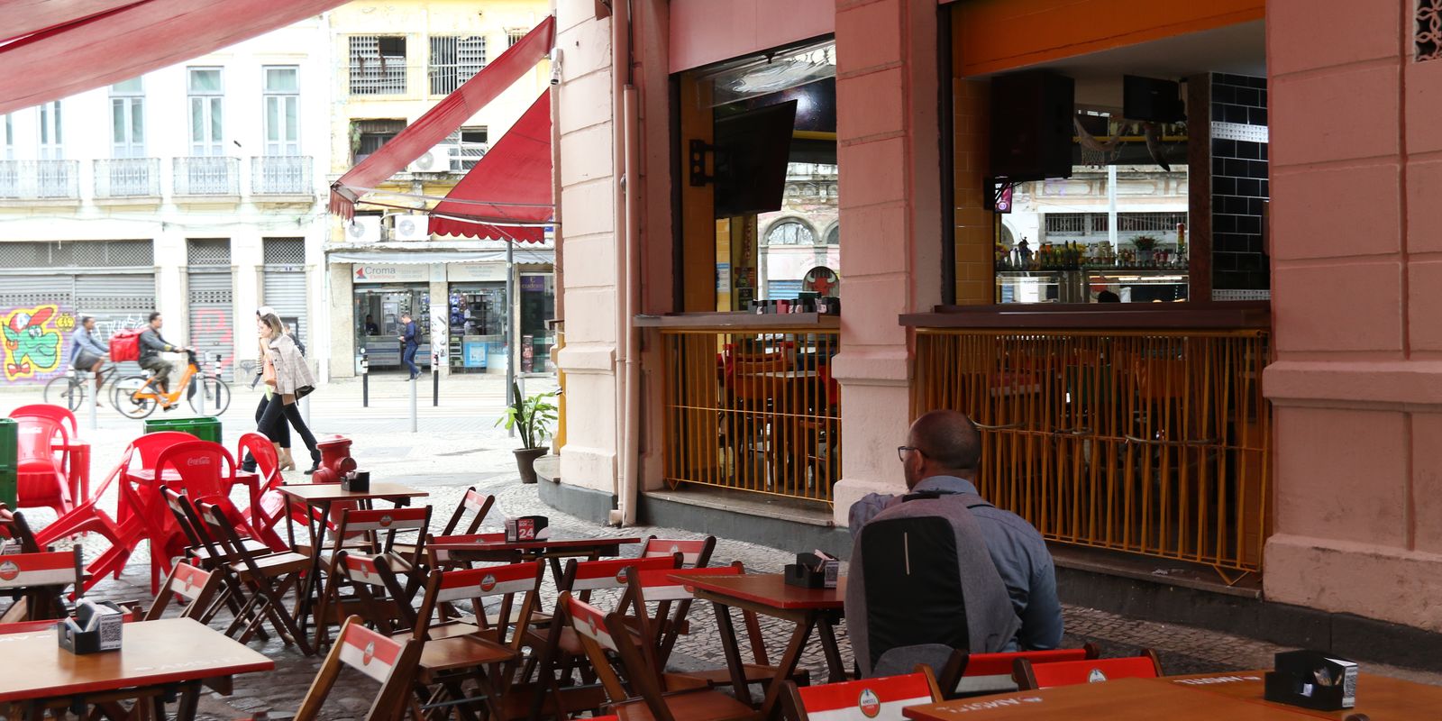 Operação sem lucro atinge mais da metade dos bares e restaurantes em novembro
