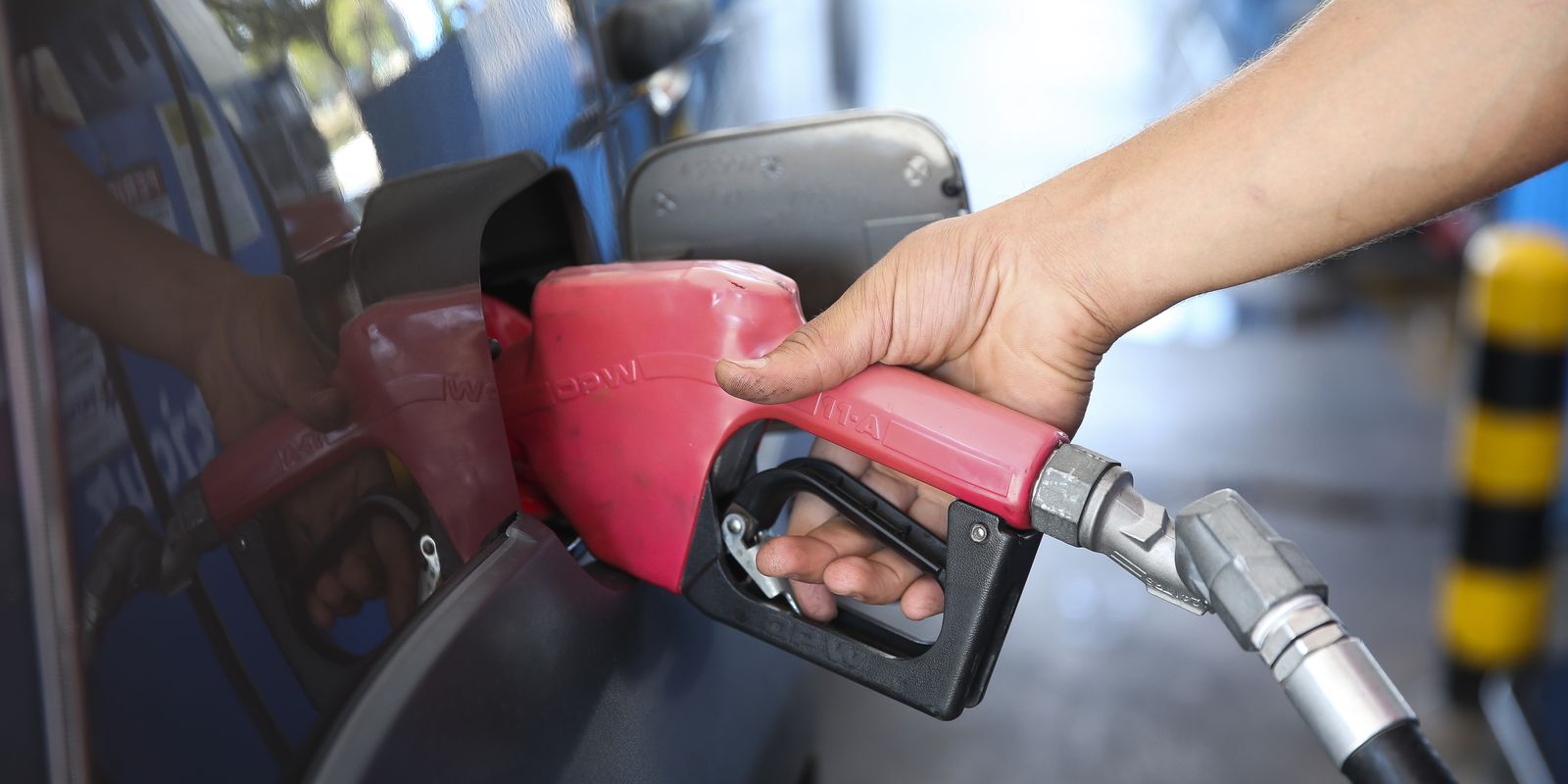 Petrobras anuncia corte de R$ 0,30 no valor do diesel