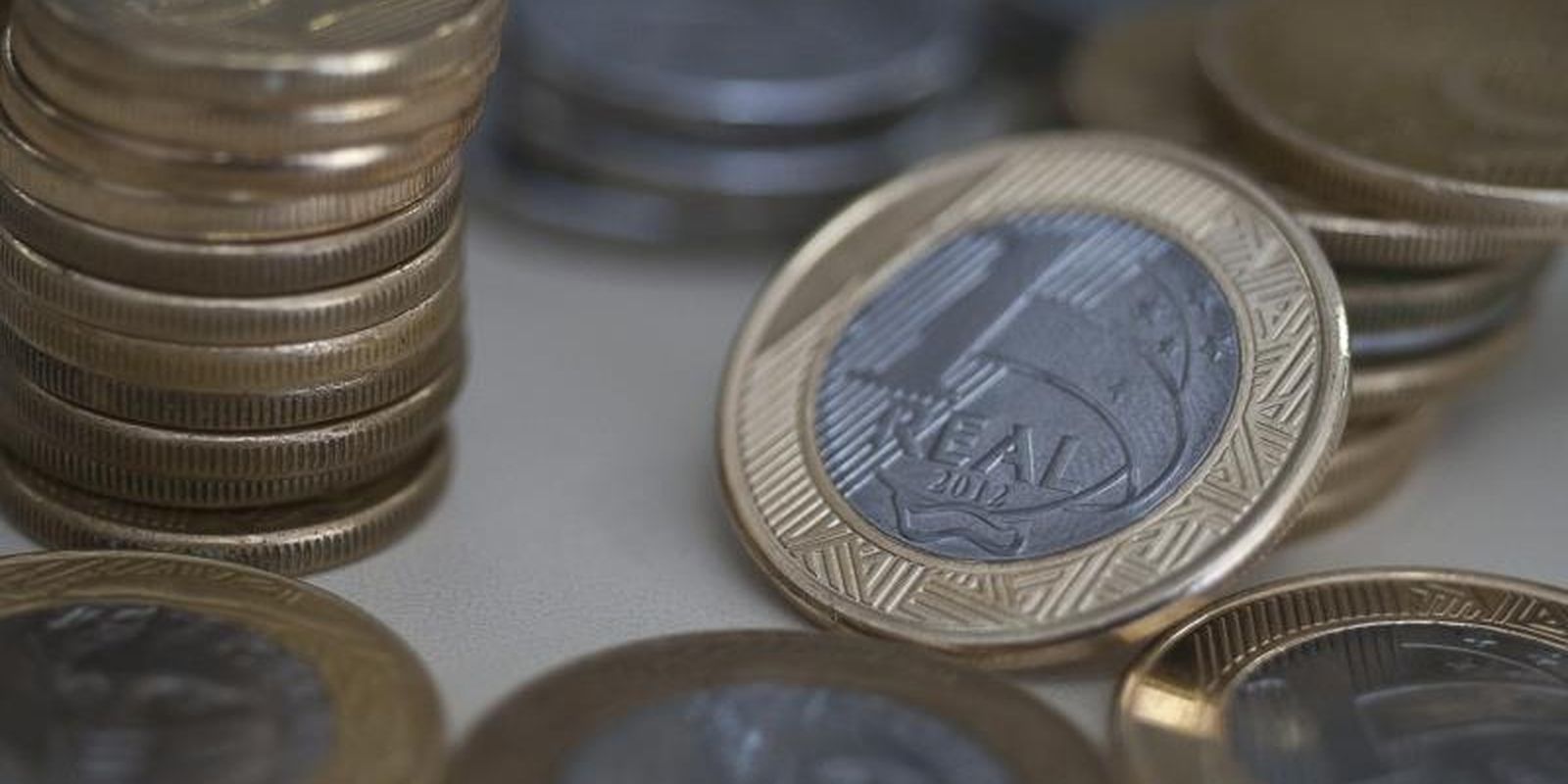 Superávit das contas públicas tem queda de 45,4% e encerra outubro com R$ 14,8 bilhões