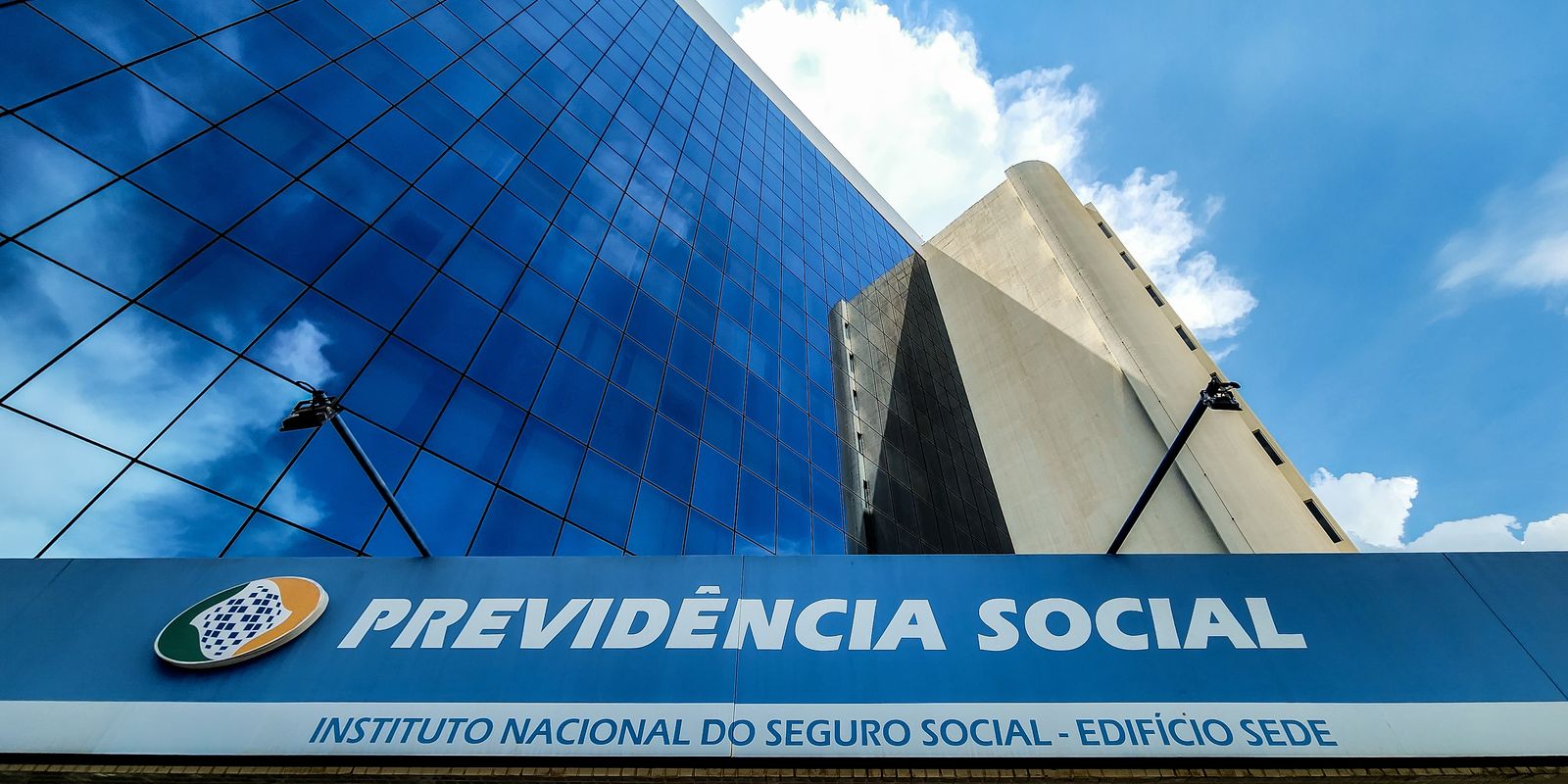 Consulta disponível para Extrato de benefícios do INSS com correção.