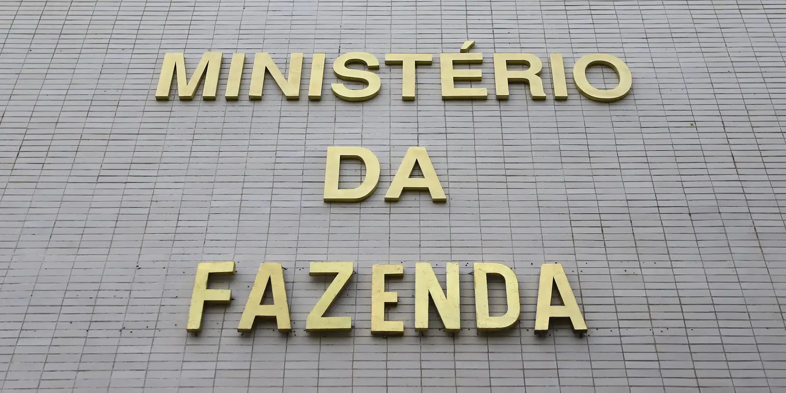 Fazenda realoca R$ 707 mi em crédito para apoiar produtores de leite
