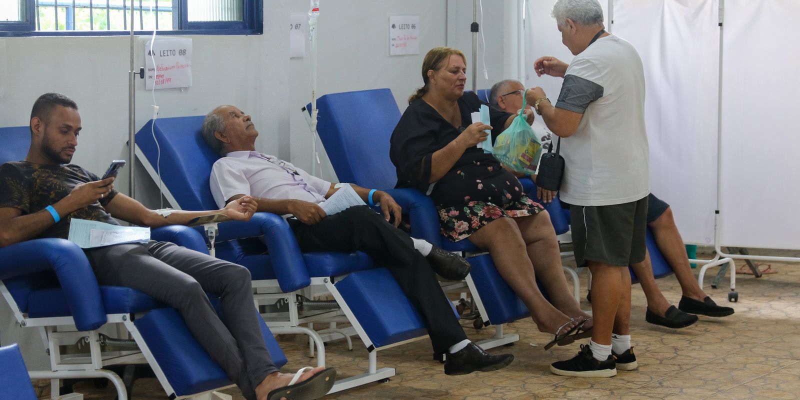 Hidratação é fundamental para prevenir a dengue, afirma secretária de Saúde