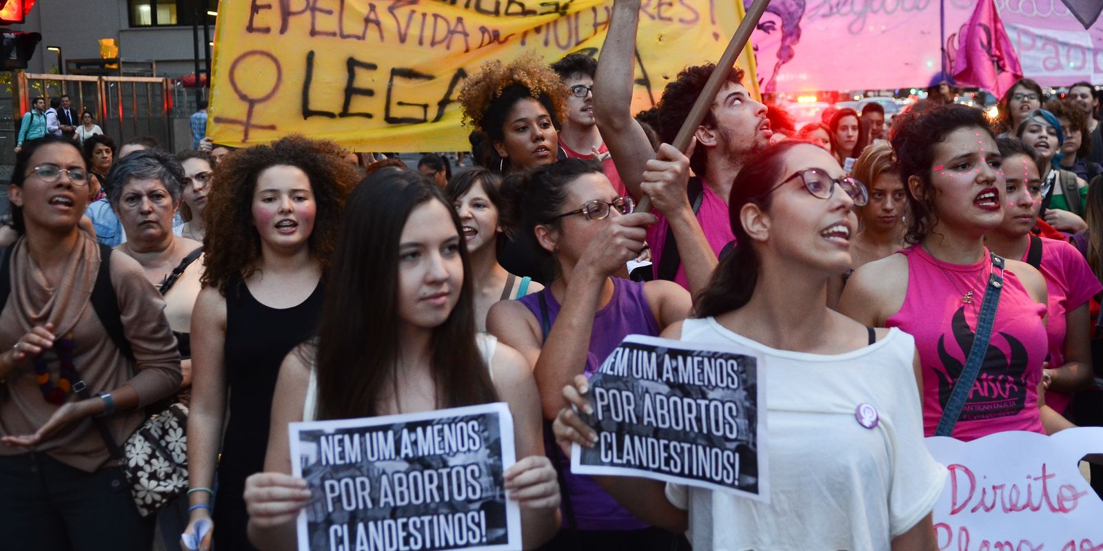 Leis municipais e estaduais anti-abortos tem garantido o direito a vida no Brasil