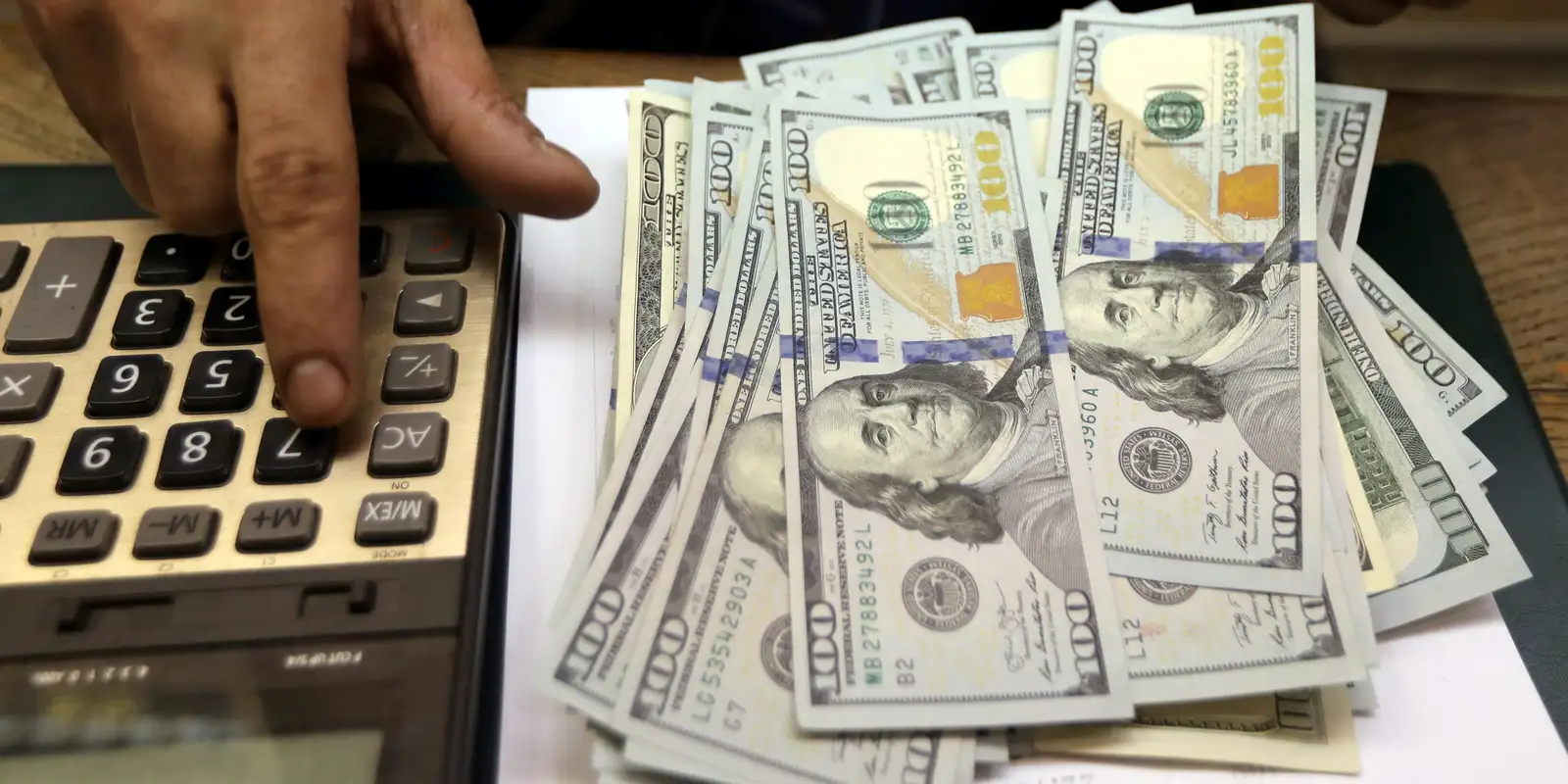 A cotação do dólar atinge R$ 4,96 com dados positivos do mercado de trabalho dos EUA