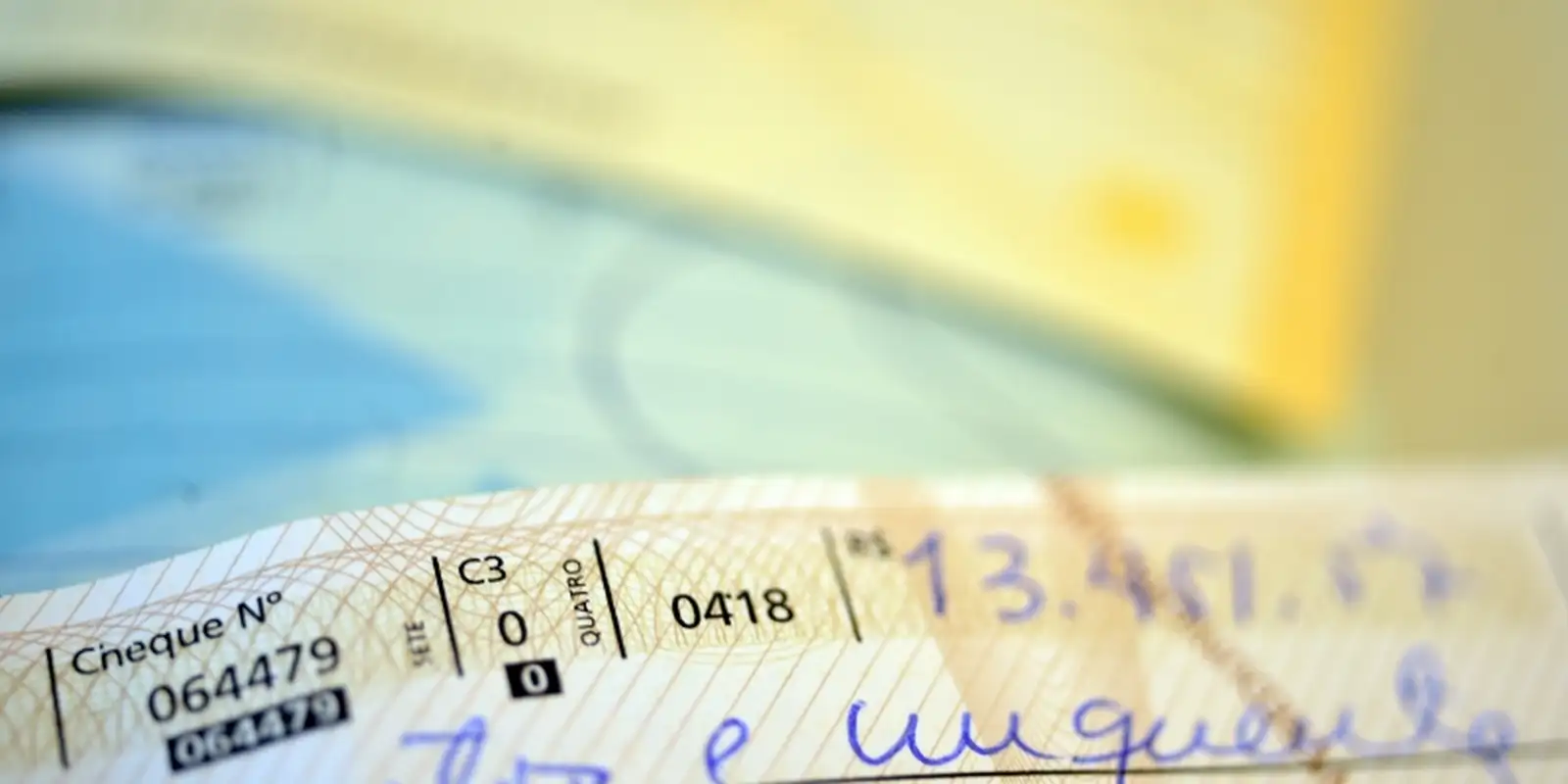 Uso de cheques no Brasil diminui 95% desde 1995