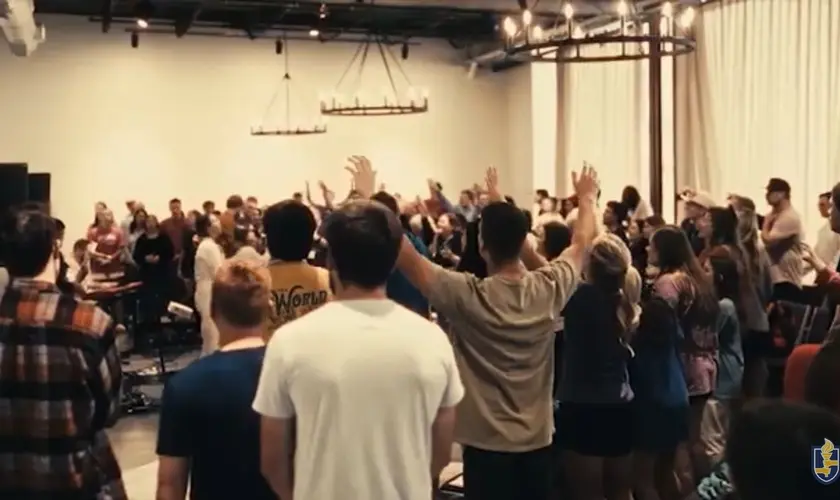 Mais de 1.000 igrejas nos EUA se unirão em um movimento de oração pelo avivamento das universidades durante o "Collegiate Day of Prayer". Foto: Reprodução/YouTube/CollegiateDayofPrayer
