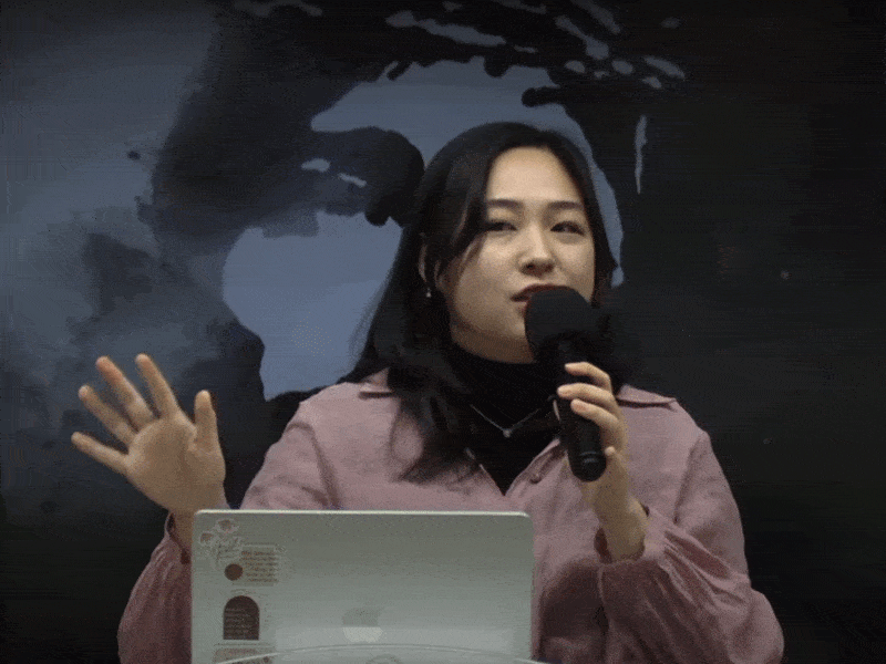 Pastora compartilha um testemunho de obediência, revelando como a resposta a um chamado de Deus resultou em um encontro transformador. Foto: Captura de tela/YouTube.