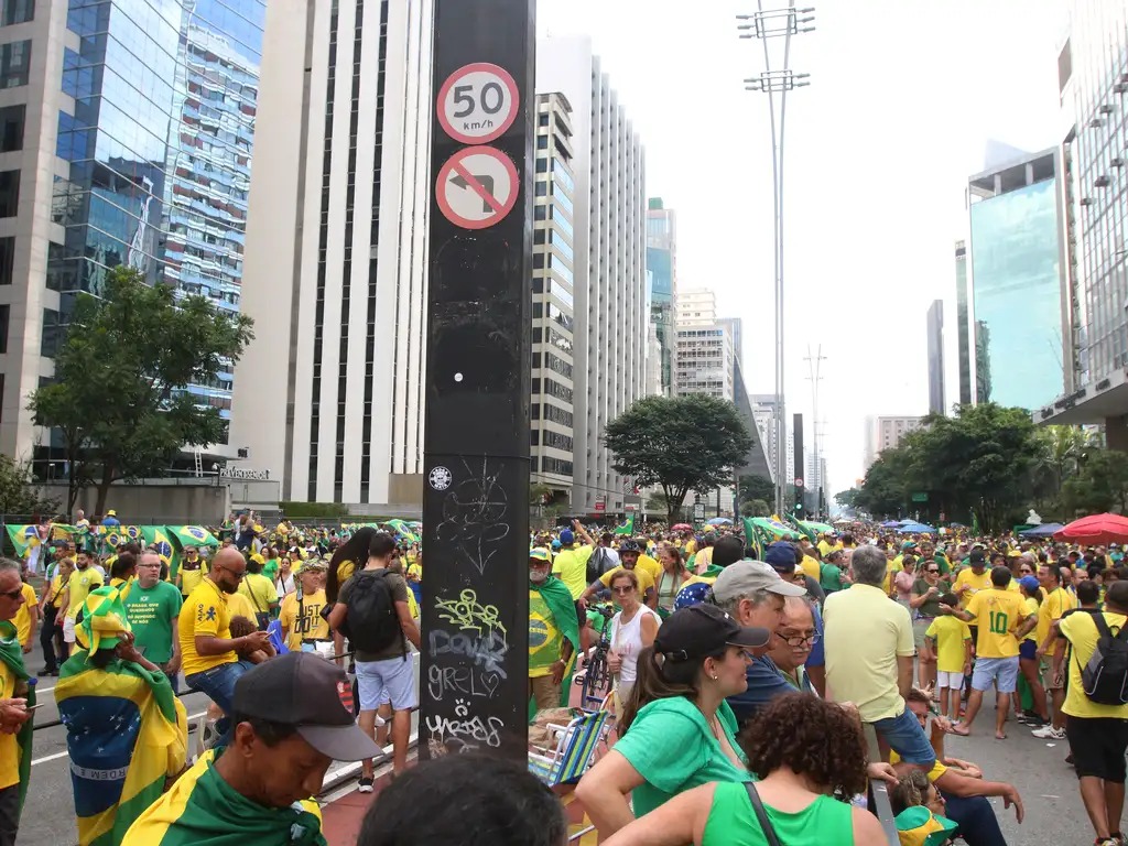 Ato em SP mostra que Bolsonaro não está isolado e terá grande influência nas eleições 2024