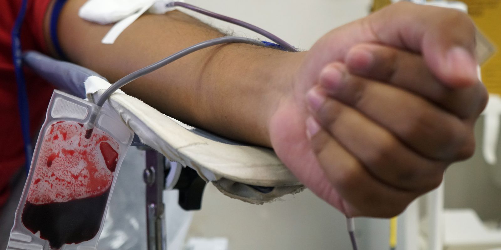 Hemocentro de Brasília faz um alerta sobre a escassez de sangue tipo O negativo