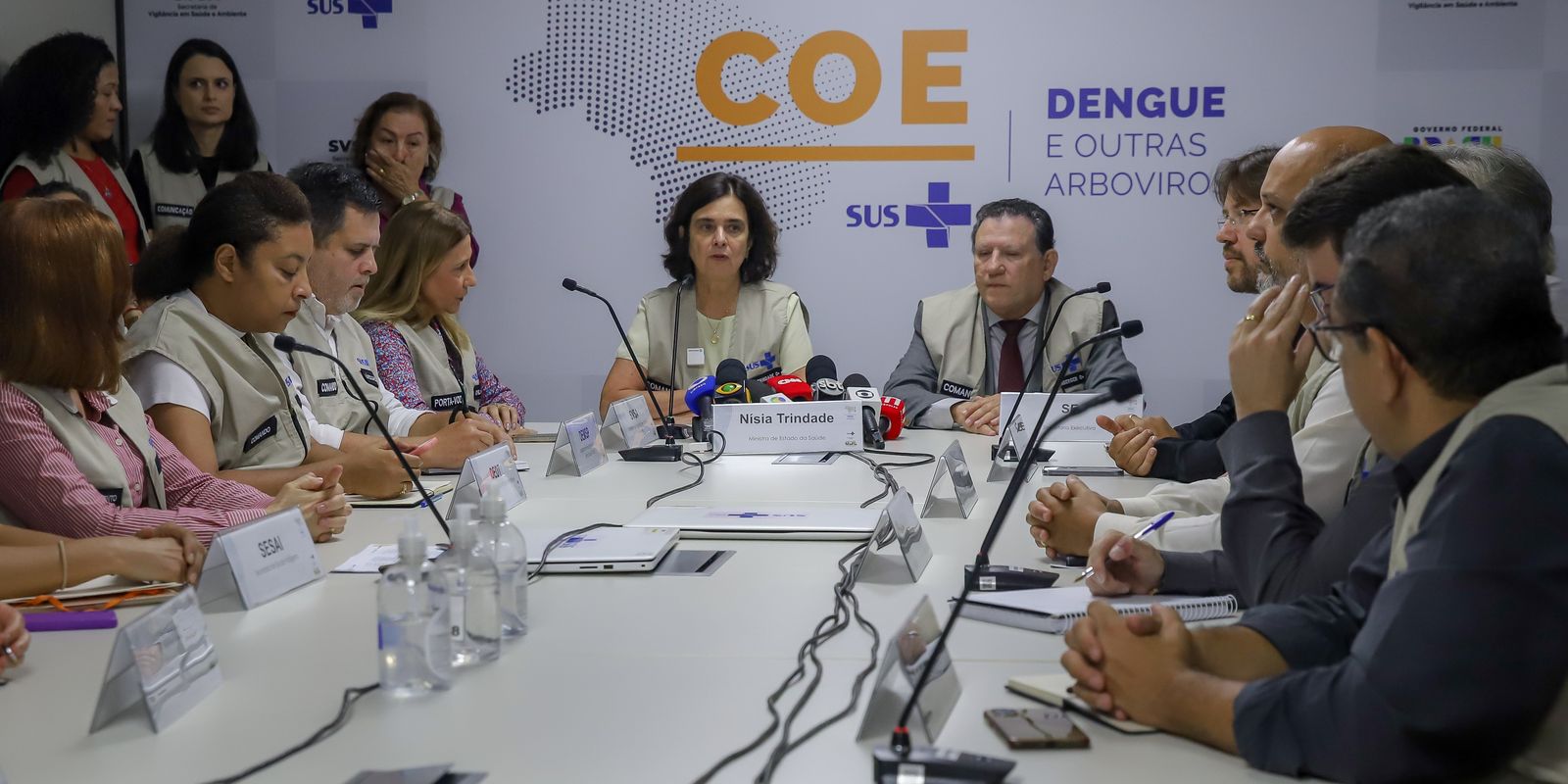 Ministério da Saúde considera expandir a disponibilidade da vacina contra dengue