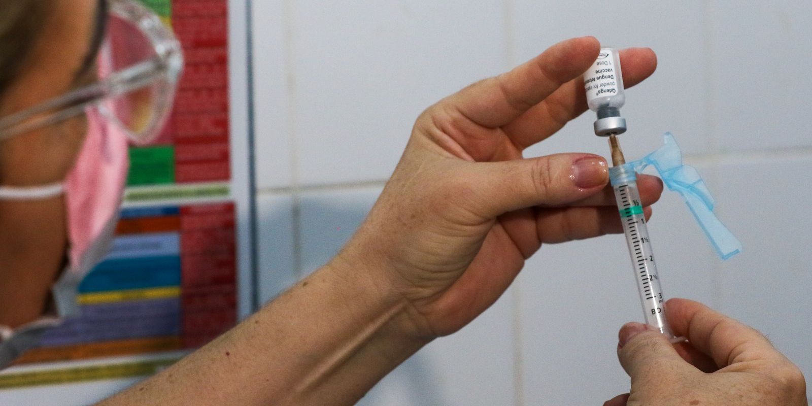 Vacinação contra a dengue em crianças começa em seis capitais