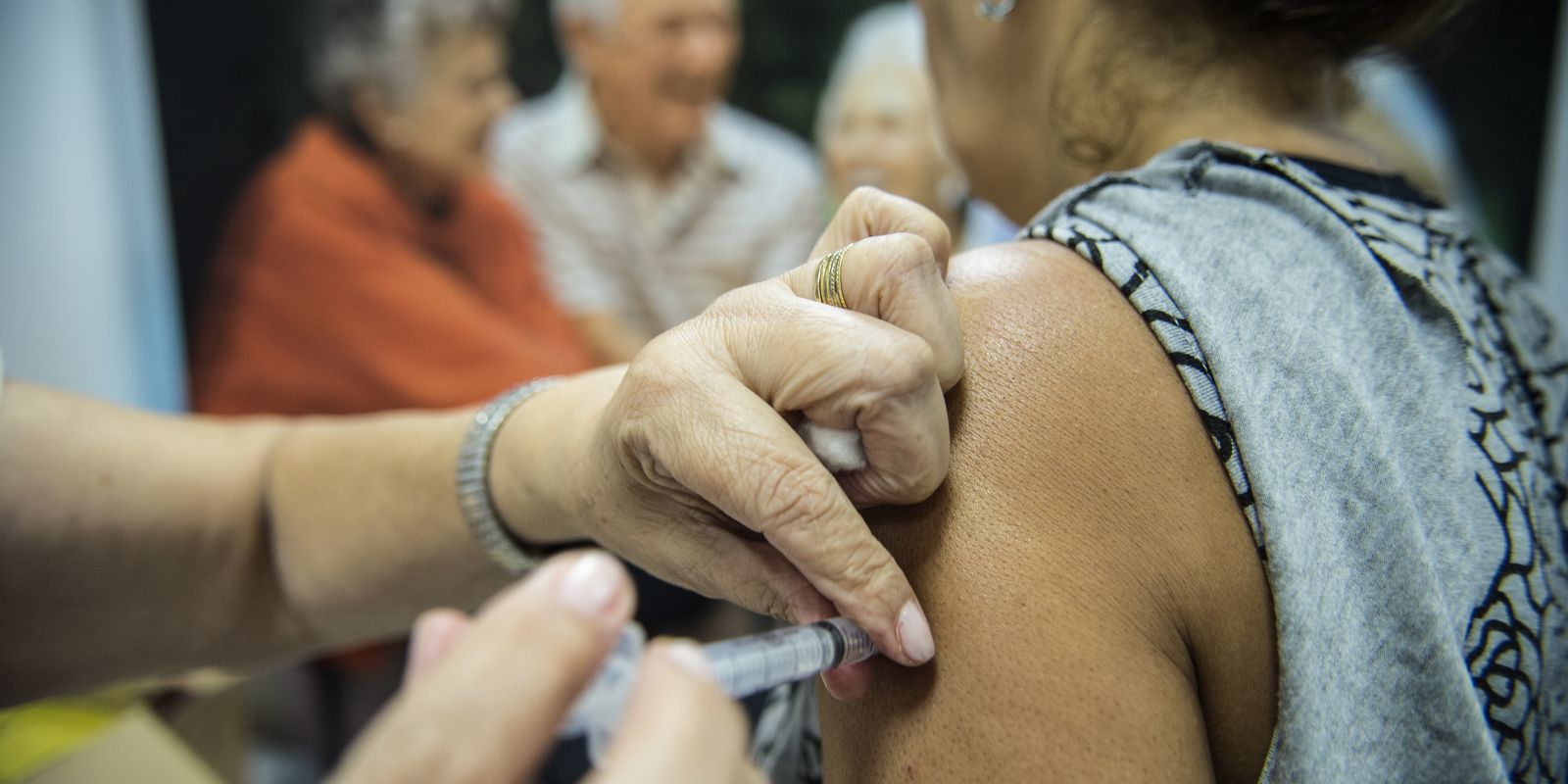 Vacinação contra a gripe em São Paulo terá início na segunda-feira