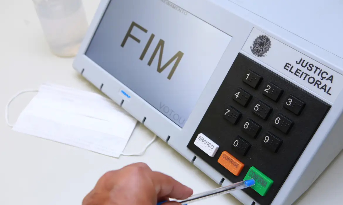 Acaba em 8 de maio prazo para regularizar o título e votar nas eleições municipais de 2024