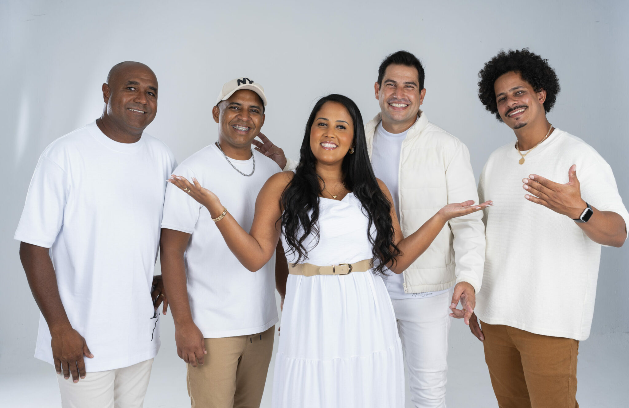 Chega Mais Pra Cristo assina contrato com a Universal Music Christian Group em evento na sede da empresa, no Rio de Janeiro. Foto: Divulgação.