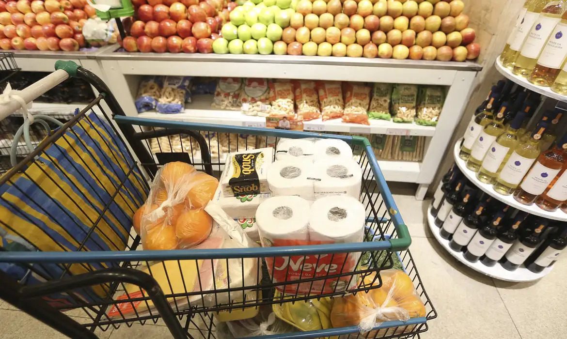 Projeto de lei lista alimentos que terão imposto zero no novo sistema tributário; confira quais são