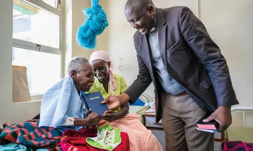 Cidade proibi dois capelães nos EUA de orarem em nome de Jesus, alegando que as orações seriam uma forma de assédio. Foto: Samaritan’s Purse/Representativa.